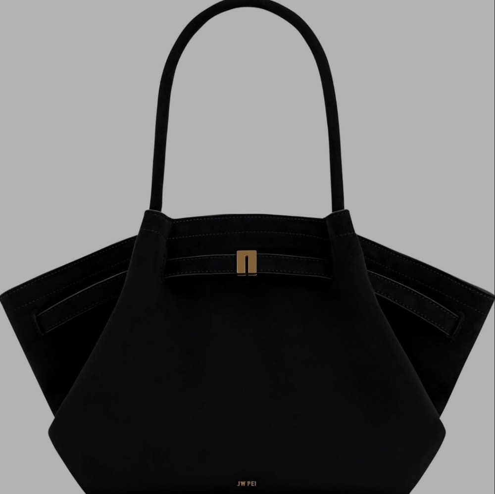 NIB Authentic JW PEI medium Hana handbag